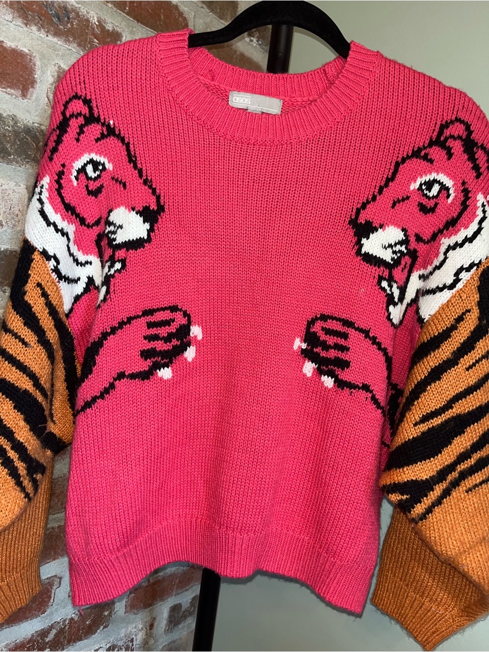 ASOS pink knit sweater features playful pink and orange tiger | size 4 - Picture 2 of 6